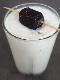 A picture of Dates and Banana Shake.