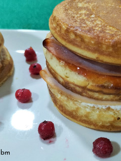 Una foto de Sándwich especial con pancakes en airfryer