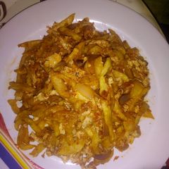 A picture of Potato chips dipped in egg and fish sauce.