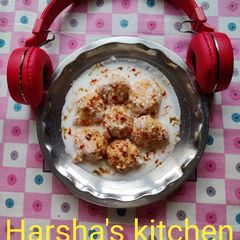 A picture of Dahi Vade.