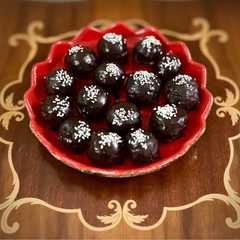 ترافل شکلاتی رژیمی با پودر بادام (تفاله بادام)🥜-レシピのメイン写真