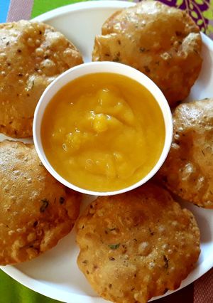 A picture of Aloo masala poori.