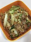 “ผัดซีอิ๊วเส้นหมี่หมูหมัก”
