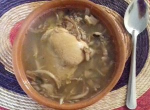 Una foto de Pollo con escobetas (hongos)