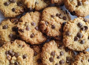 Una foto de Galletas de avena, nueces y chips de chocolate 🍫 ¡Crocantes!
