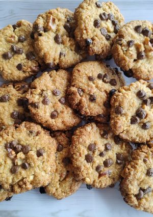Una foto de Galletas de avena, nueces y chips de chocolate 🍫 ¡Crocantes!