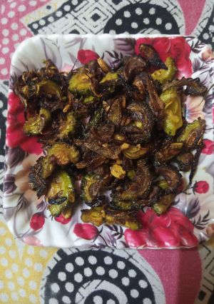 करेला भूजीया (karela bhujiya recipe in Hindi) रेसिपी मुख्य फोटो
