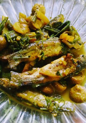 পেঁয়াজকলি দিয়ে ট্যাংরা মাছ (Peyajkoli diye tangra mach recipe in Bengali) রেসিপির প্রধান ছবি