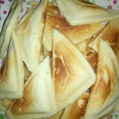 A picture of Soft toasted cake.