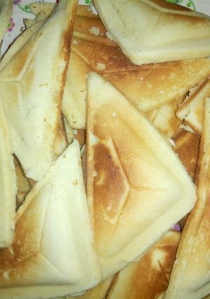 A picture of Soft toasted cake.