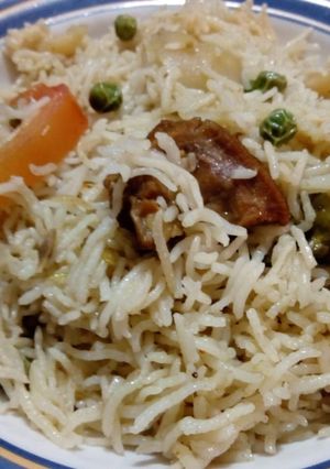 A picture of Leftover Aloo gosht sy rice banain.