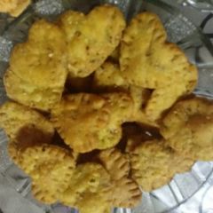 A picture of Methi Masala Mathri.