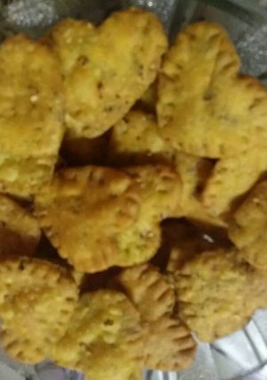A picture of Methi Masala Mathri.
