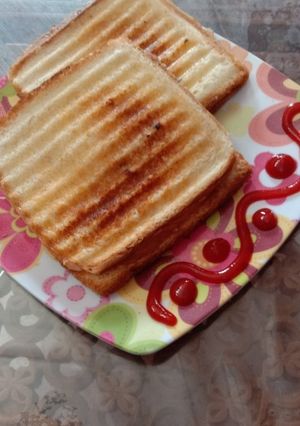 स्टफ्ड मलाई वैज़ीस चीज़ ग्रिल्ड सैंडविच (malai vegies chees grilled sandwich recipe in hindi) रेसिपी मुख्य फोटो