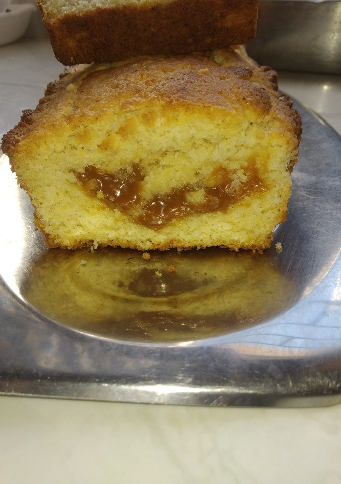 Una foto de Budín de coco y dulce de leche