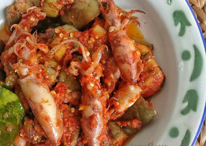 Langkah Mudah untuk mengolah Balado Cumi Asin Terong Ungu Anti Gagal