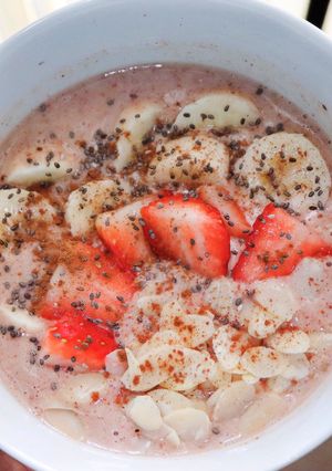 Foto resep Strawberry smoothie bowl