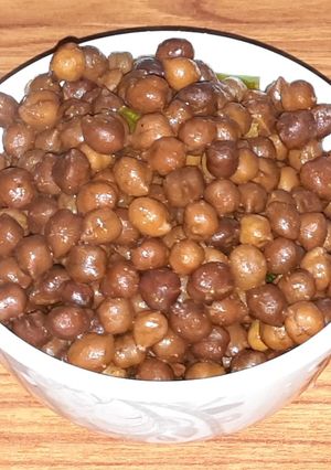 A picture of Chickpea curry.