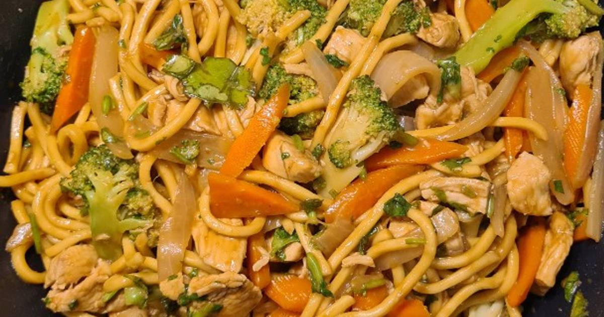 Satay chicken with Hokkien noodles Recipe by Jess Tj 👩‍🍳 Cookpad