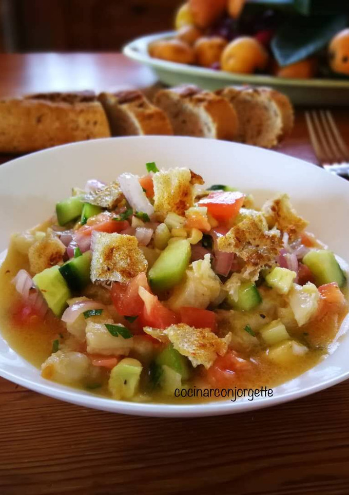 Una foto de Salpicón de bacalao con aguacate y apio