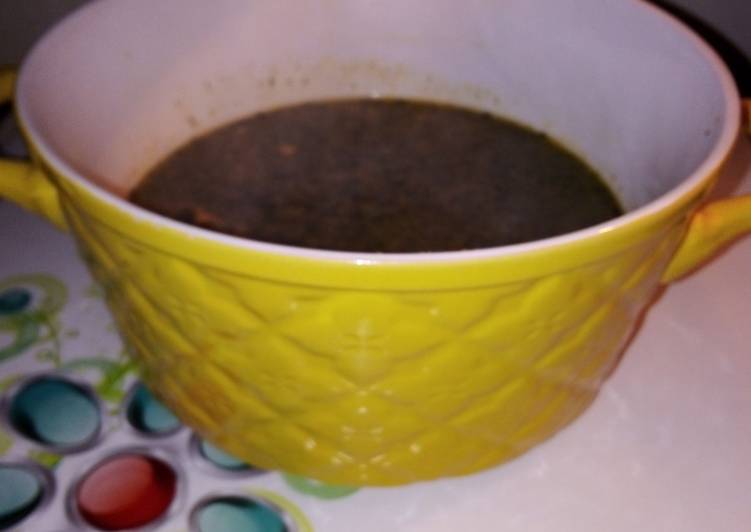ملوخية خضراء سريعة بالدجاج.من مطبخنا السعودي
