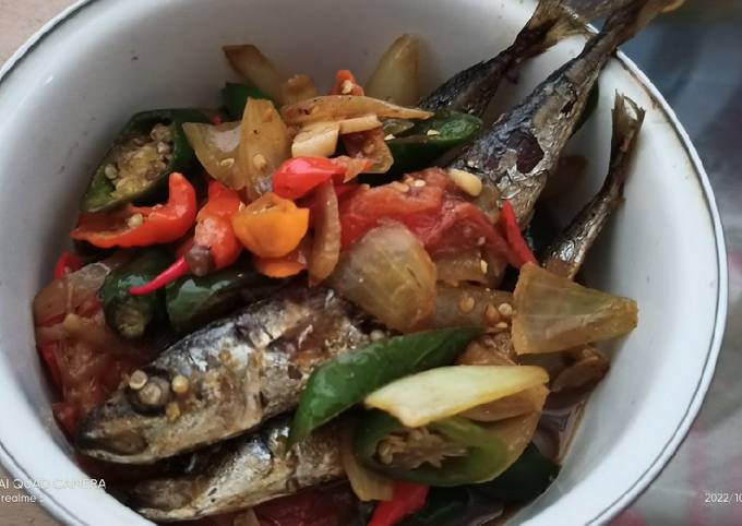 Resep Ikan Keranjang Tumis Cabe Oleh Mia Romadona Cookpad 0905