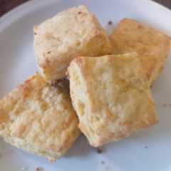 Una foto de Scones de queso 🧀🍞