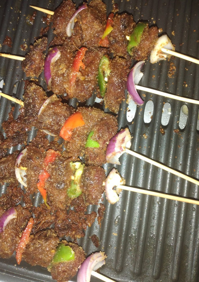 A picture of Beef skewers.