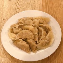 A picture of Prawn and pork dumplings.