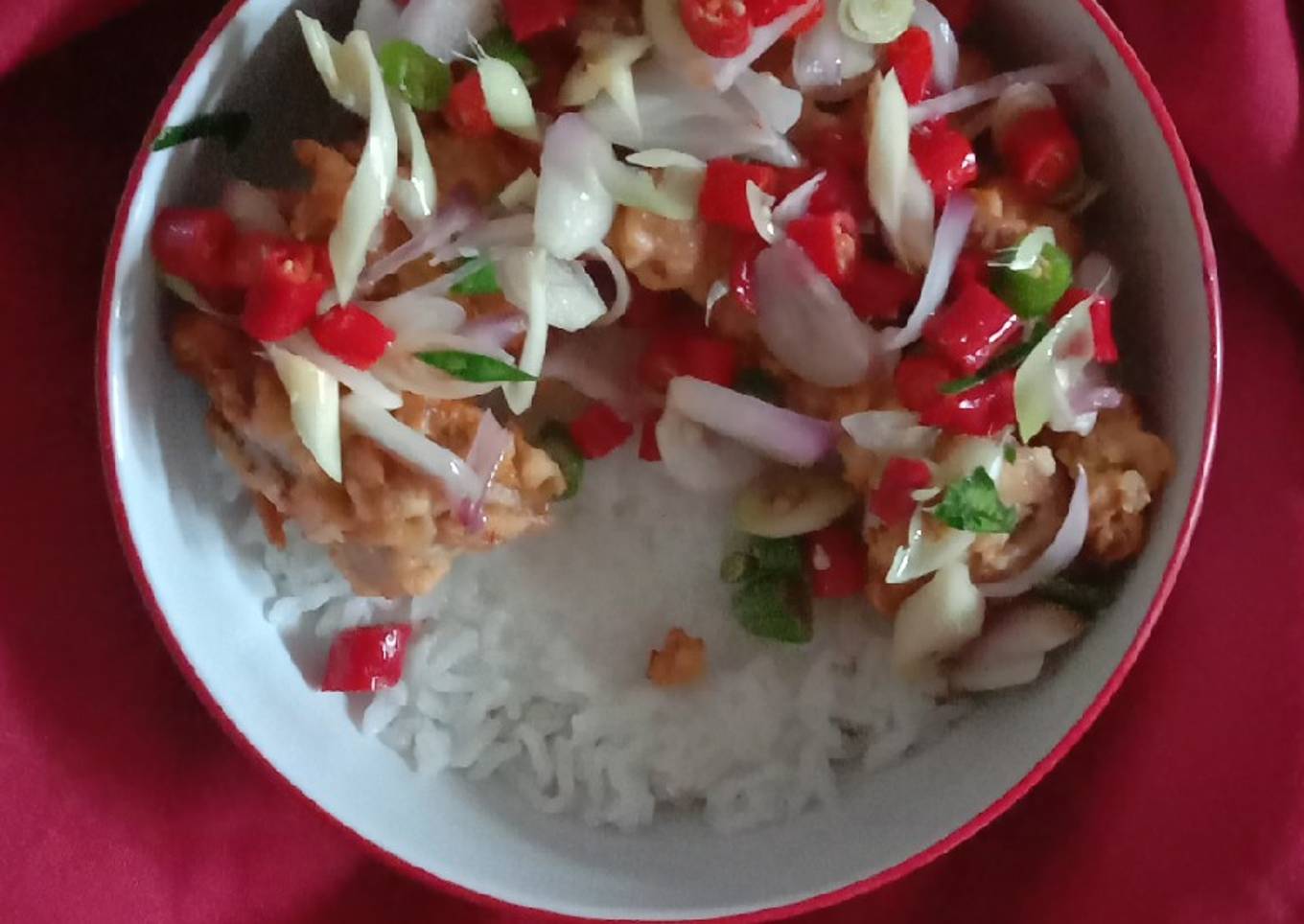 Ayam popcorn dengan saus cabai