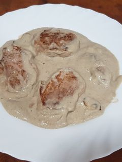 Una foto de Solomillo en salsa de champiñones