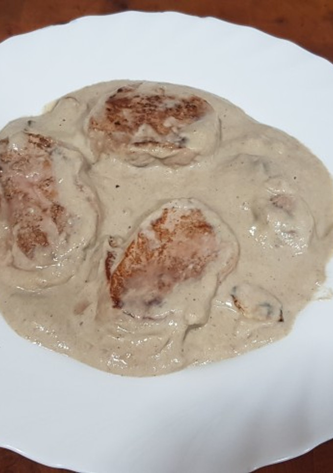 Una foto de Solomillo en salsa de champiñones
