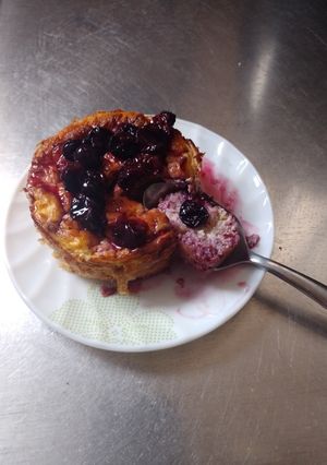 Una foto de Ponquecito keto con arándanos