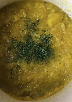 Une photo de Purée de courge jaune au quatre épices et curcuma