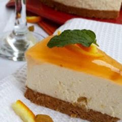 A picture of Orange-raisin ricotta cheese cake.