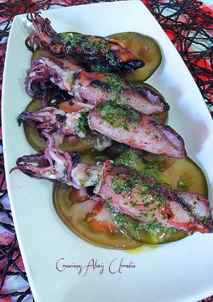 Foto principal de Chipirones a la plancha rellenos de pasta de cilantro, ajos y jengibre