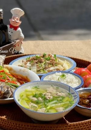 Hình của món Bữa cơm nhà mình.