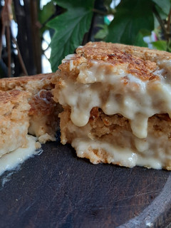 Una foto de 🧀Tortilla de avena rellena de queso🧀 (en sartén)