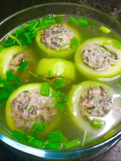 Hình của món Canh bầu nhồi thịt.
