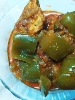 ক্যাপ্সিকাম ডিম ধোঁকা কারি (Capsicum dim dhoka curry recipe in Bengali) রেসিপির প্রধান ছবি