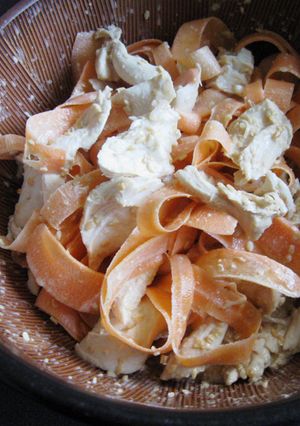 A picture of Carrot & Chicken Creamy ‘Goma-ae’ Salad.