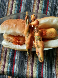 A picture of Vada pav.