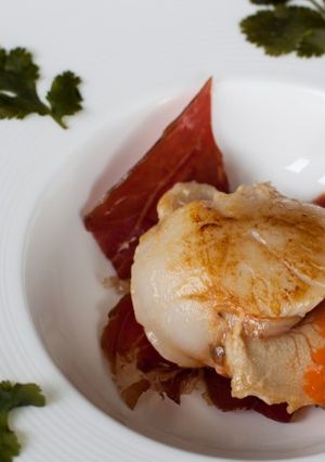 Foto principal de Vieiras a la plancha con jamón