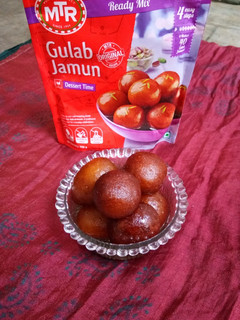 A picture of MTR Premix Gulab Jamun.