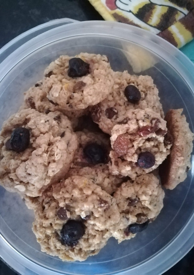 Una foto de Galletas de avena, pasas y arándanos