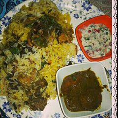 A picture of Chicken Biryani.