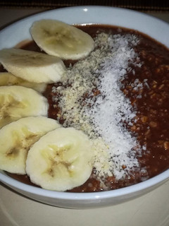 Una foto de Porridge de avena y cacao🌱 (vegano)