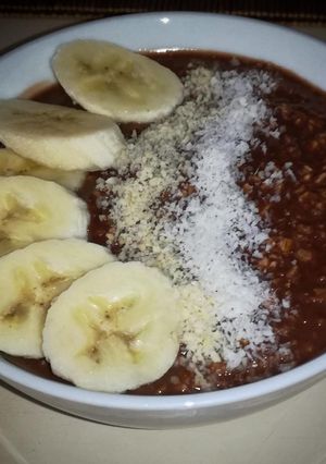 Una foto de Porridge de avena y cacao🌱 (vegano)