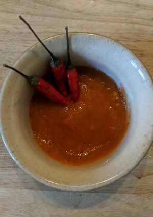 A picture of Tom's Tangy Hot Sauce.