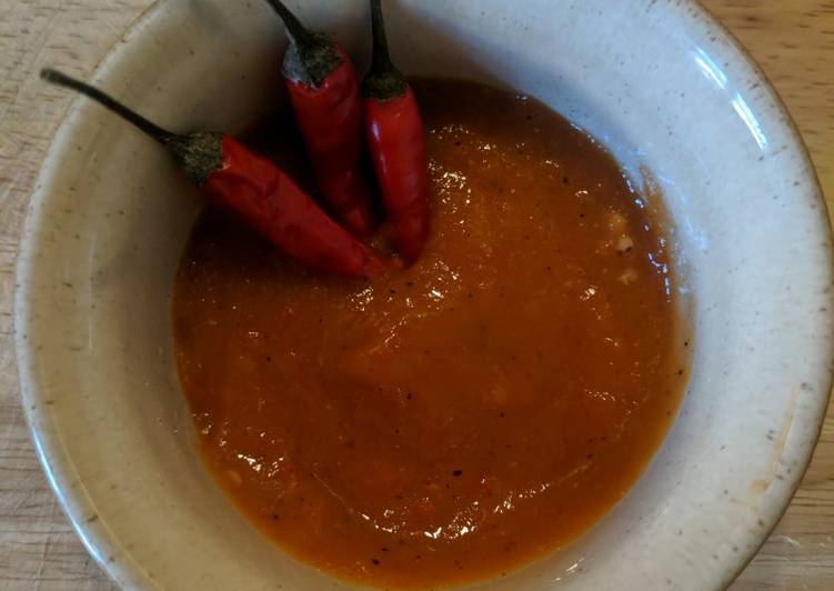 Tom's Tangy Hot Sauce